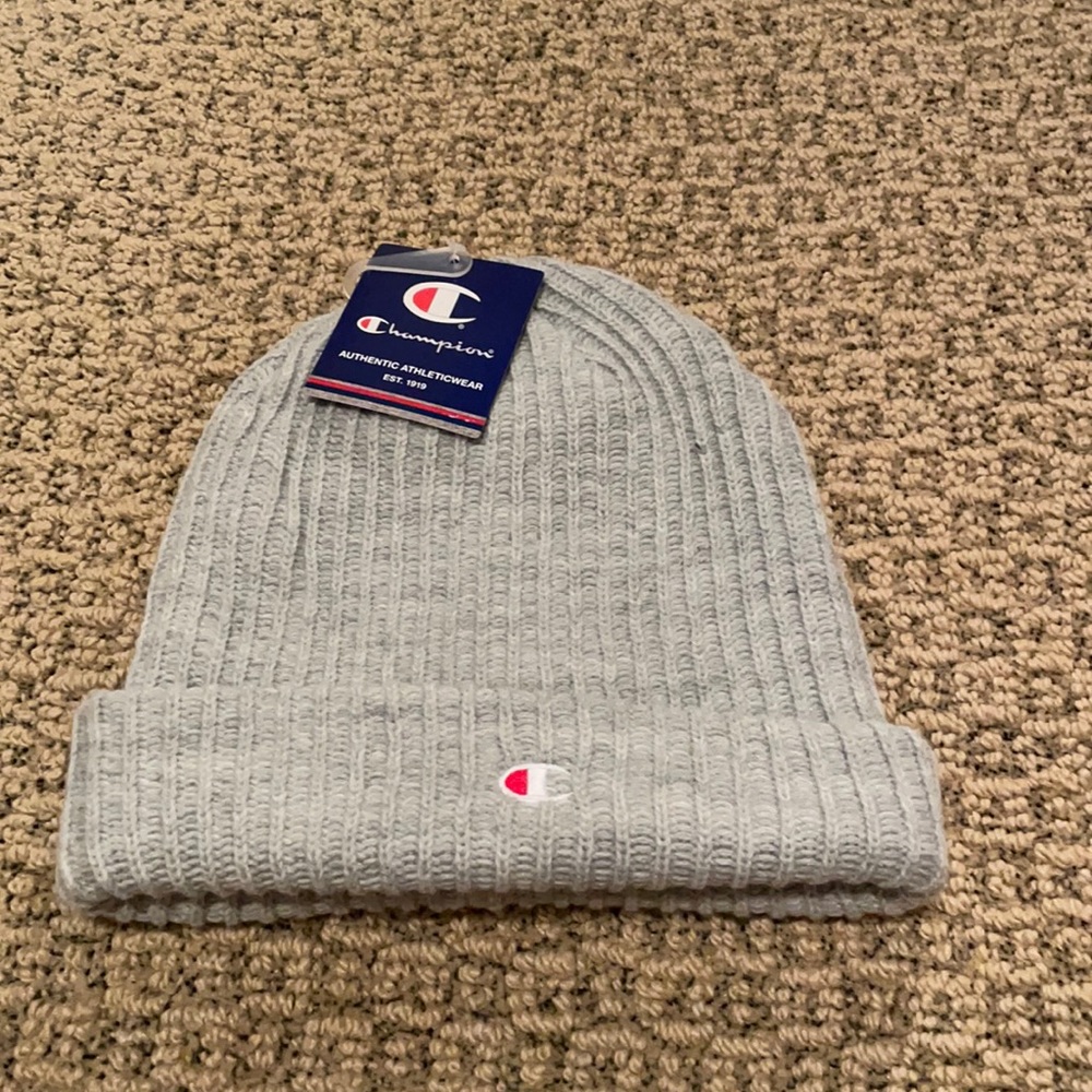 VINTAGE CHAMPION BEANIE